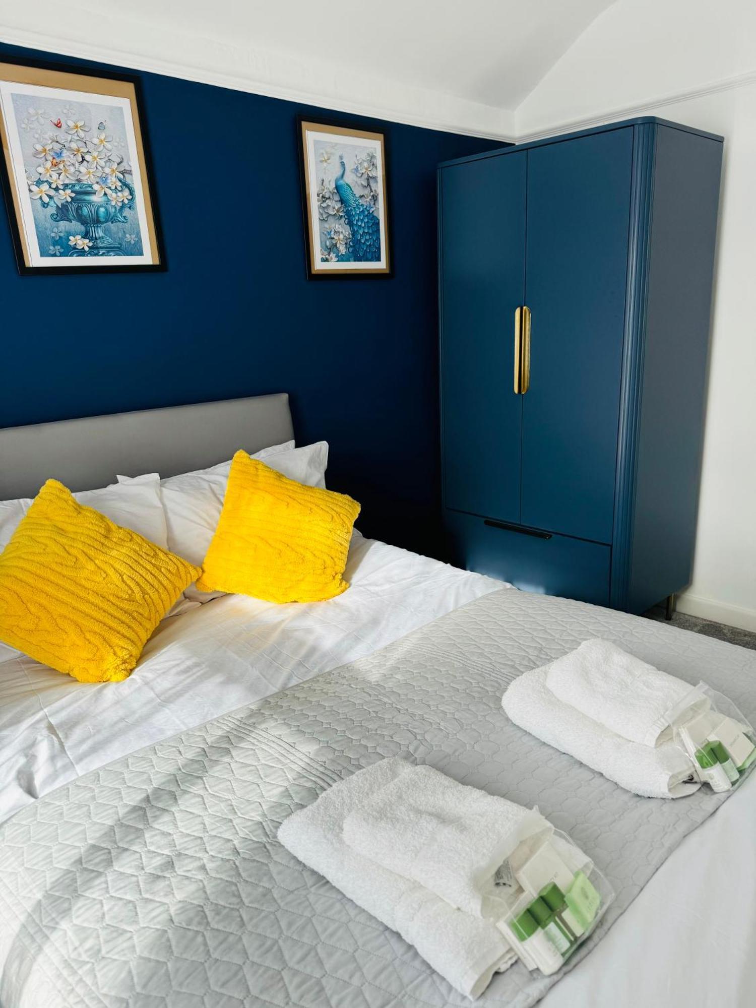 Chic 5 Bedroom House With Private Parking & Garden Bristol Exterior foto