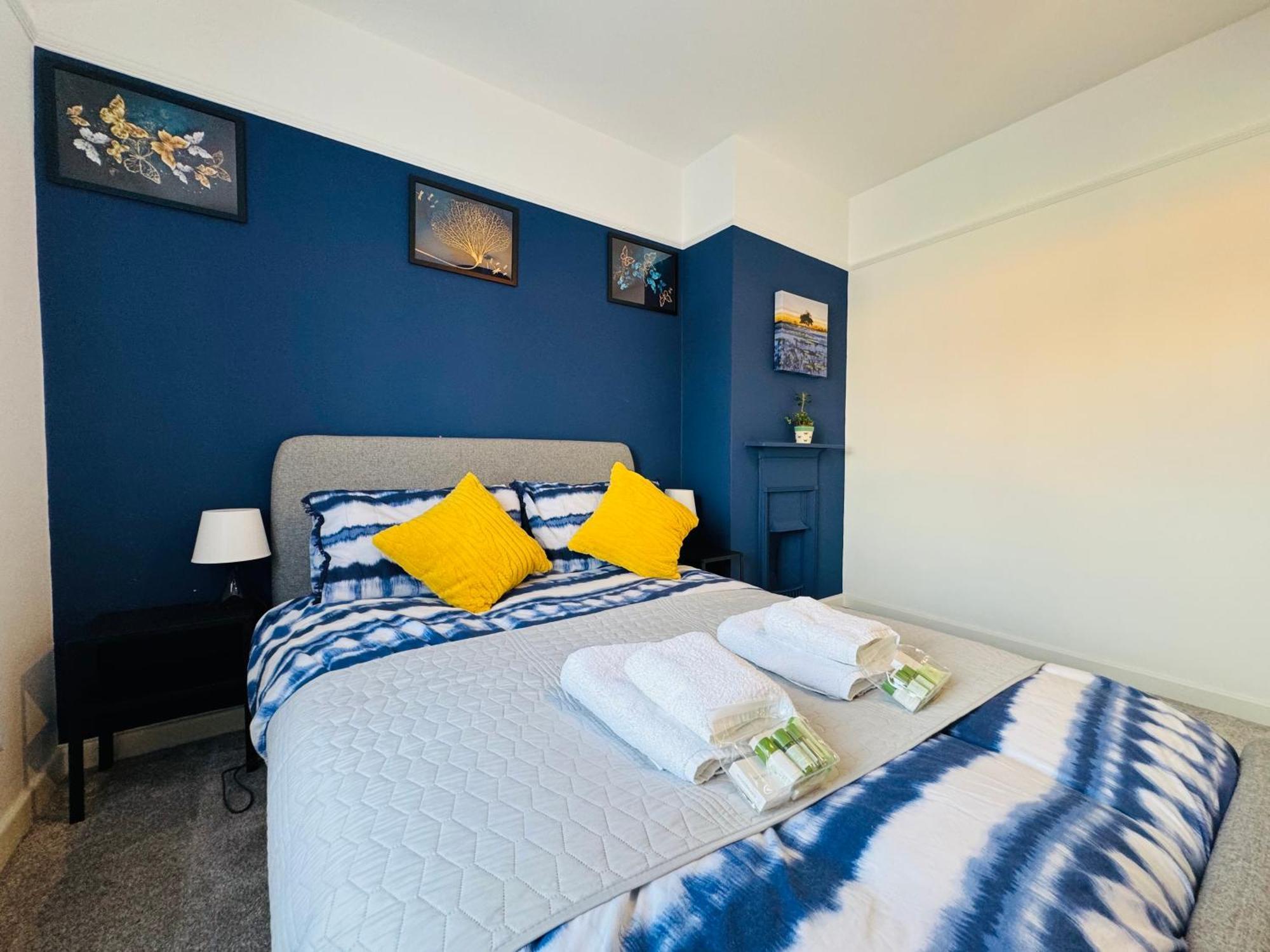 Chic 5 Bedroom House With Private Parking & Garden Bristol Exterior foto
